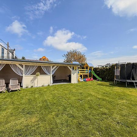 Władysławowo Villa Martii - Komfortowe Apartamenty Z Aneksami Kuchennymi - Spokojna Okolica, Blisko Plazy מראה חיצוני תמונה