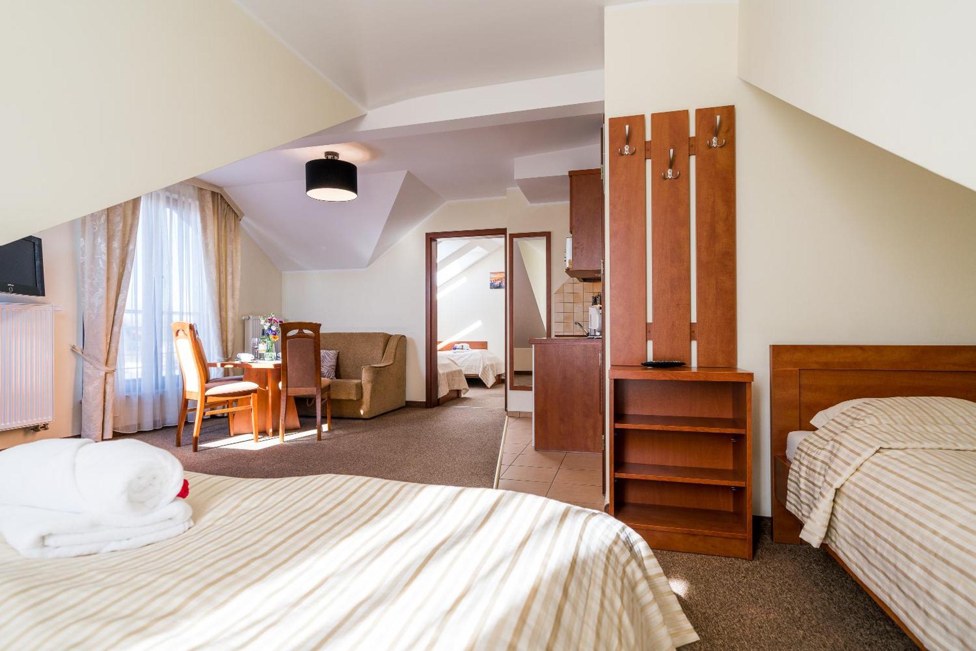 Władysławowo Villa Martii - Komfortowe Apartamenty Z Aneksami Kuchennymi - Spokojna Okolica, Blisko Plazy מראה חיצוני תמונה