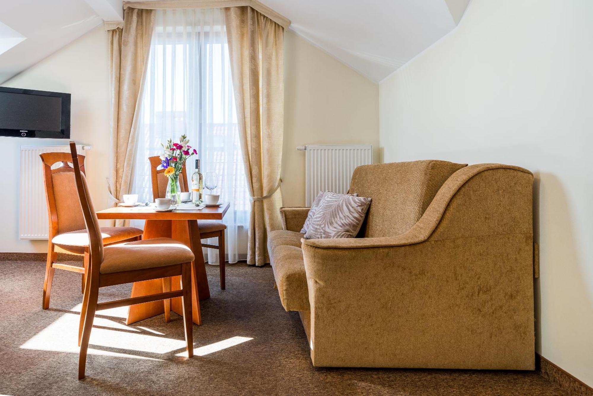 Władysławowo Villa Martii - Komfortowe Apartamenty Z Aneksami Kuchennymi - Spokojna Okolica, Blisko Plazy מראה חיצוני תמונה