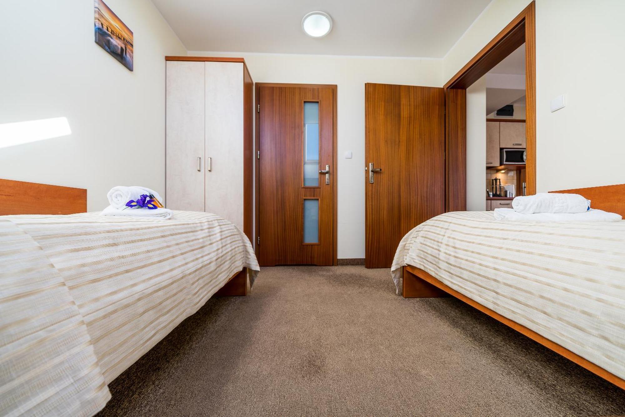 Władysławowo Villa Martii - Komfortowe Apartamenty Z Aneksami Kuchennymi - Spokojna Okolica, Blisko Plazy מראה חיצוני תמונה