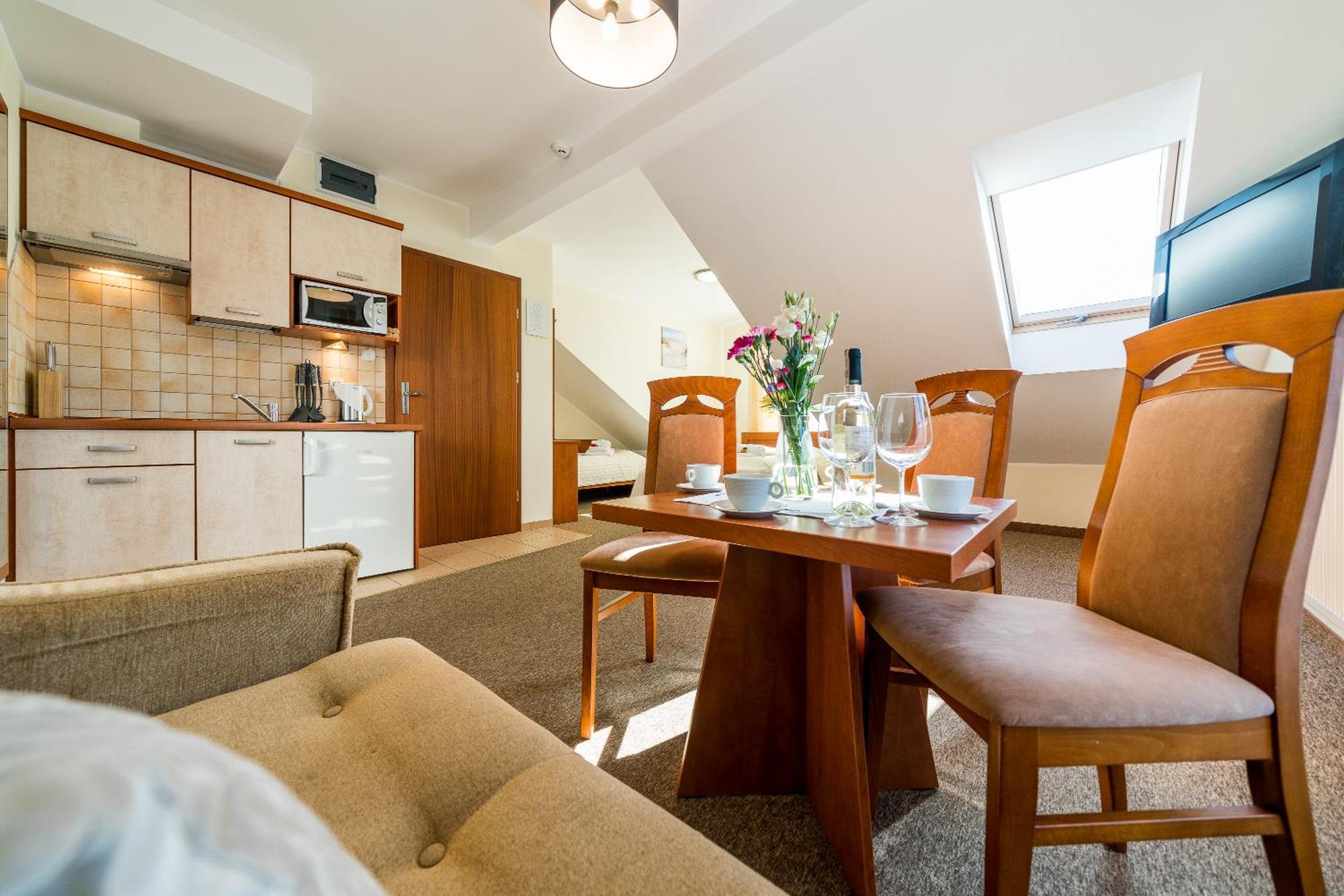 Władysławowo Villa Martii - Komfortowe Apartamenty Z Aneksami Kuchennymi - Spokojna Okolica, Blisko Plazy מראה חיצוני תמונה