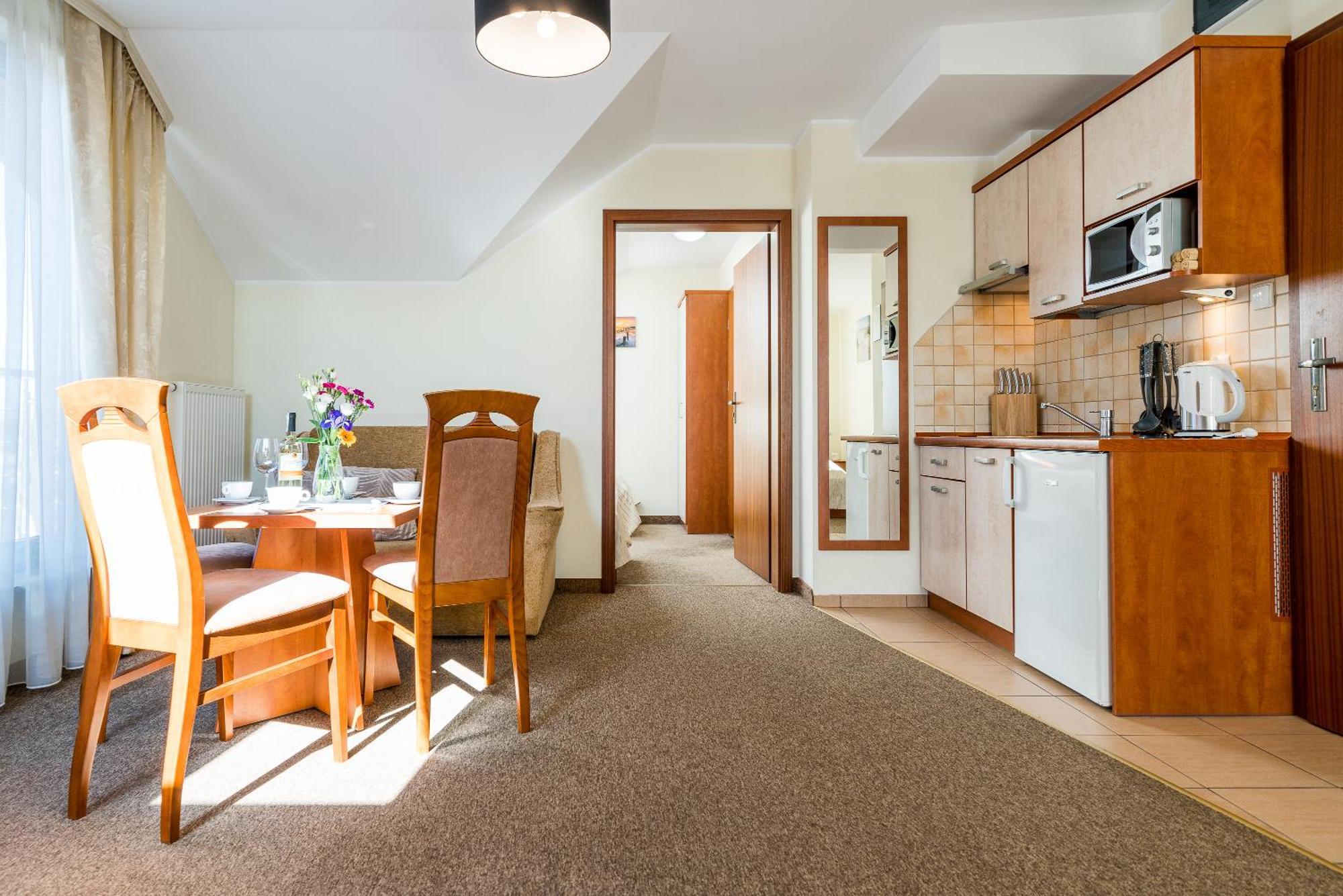 Władysławowo Villa Martii - Komfortowe Apartamenty Z Aneksami Kuchennymi - Spokojna Okolica, Blisko Plazy מראה חיצוני תמונה