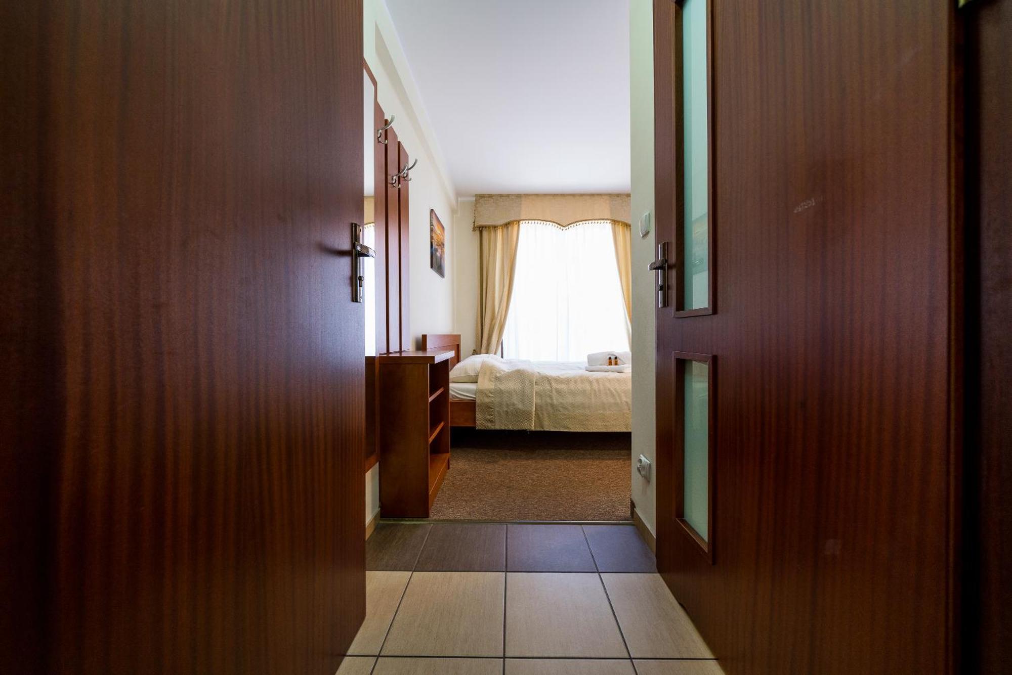 Władysławowo Villa Martii - Komfortowe Apartamenty Z Aneksami Kuchennymi - Spokojna Okolica, Blisko Plazy מראה חיצוני תמונה