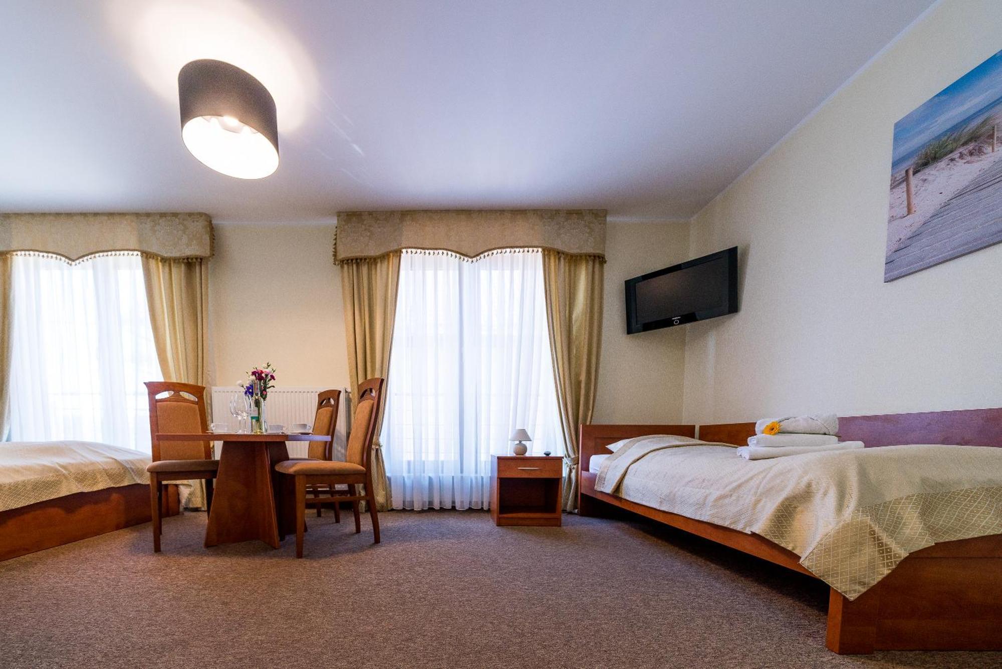 Władysławowo Villa Martii - Komfortowe Apartamenty Z Aneksami Kuchennymi - Spokojna Okolica, Blisko Plazy מראה חיצוני תמונה