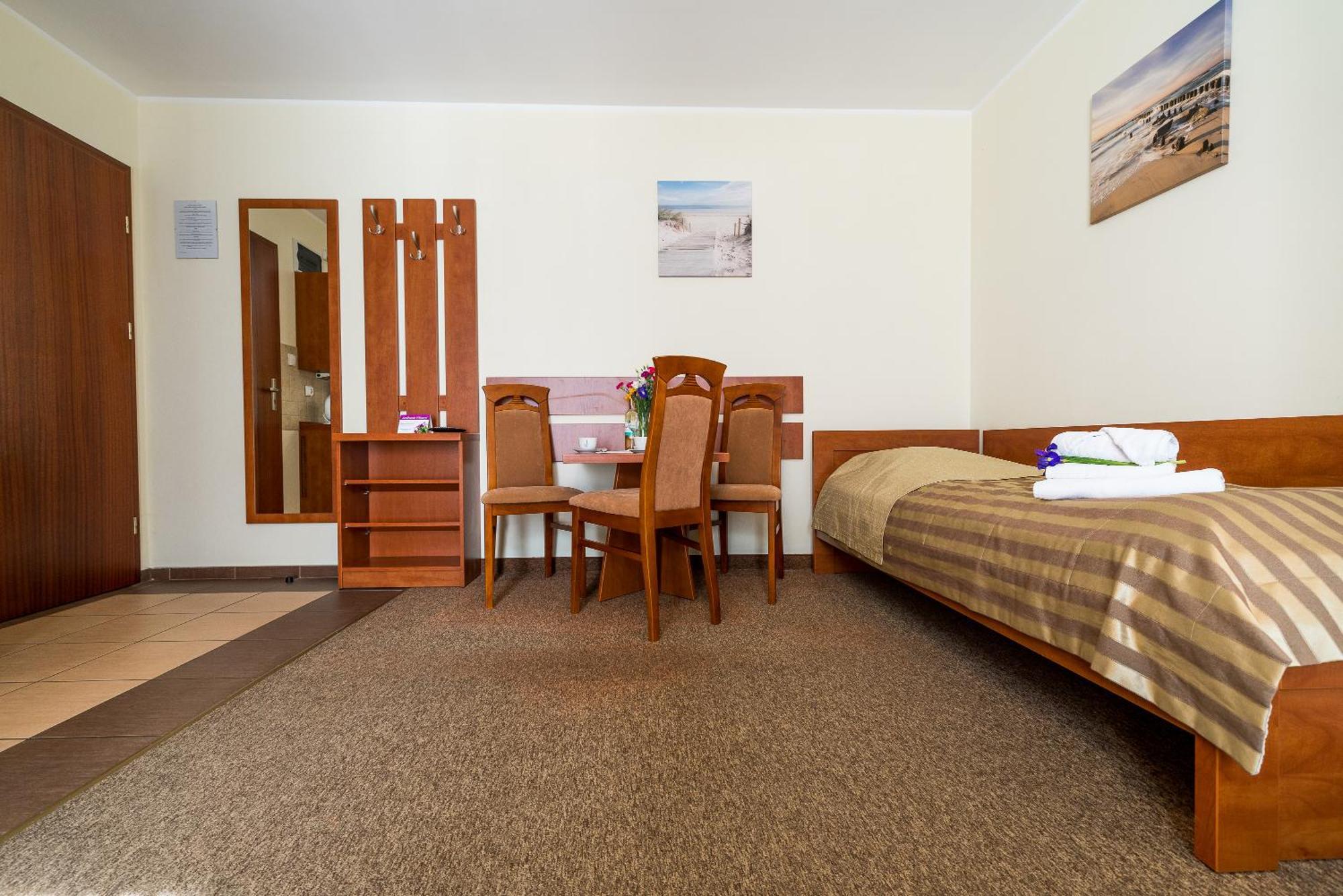 Władysławowo Villa Martii - Komfortowe Apartamenty Z Aneksami Kuchennymi - Spokojna Okolica, Blisko Plazy מראה חיצוני תמונה